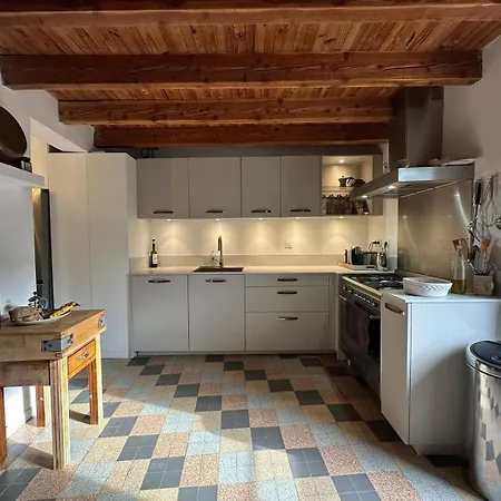Fajureya House